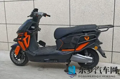 继台铃之后，雅迪也发布钠电池电动摩托车，冬天续航里程不再减少-1