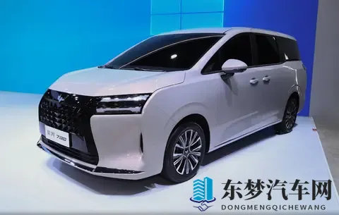 家用MPV新标杆？五菱星光730：真7座+电动侧滑门，细节满分-1