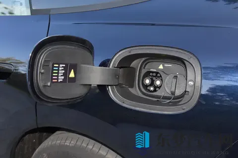 15 万级纯电家轿，配置拉满，空间够大，这款新车能火？-2