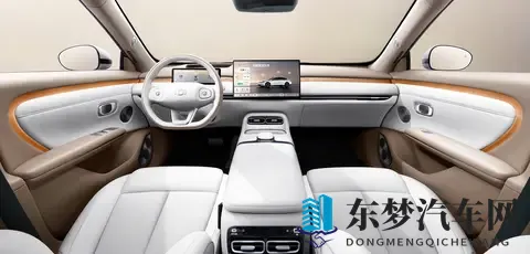 1秒1公里_后排带按摩！试完长安启源A06，我发现了「反向虚标」-2