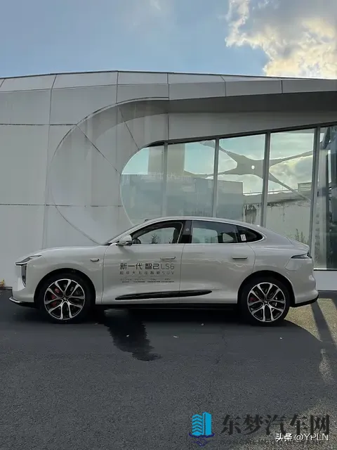 新一代智己LS6,配备800v高性能平台，66度大电池增程版-1