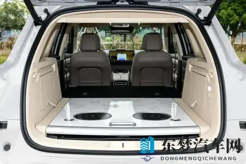 230km纯电续航或全时四驱，第三代蓝电E5 PLUS，究竟如何？