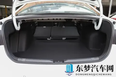 2026款大众宝来上市，价格不变下的配置调整，是务实还是妥协？-3