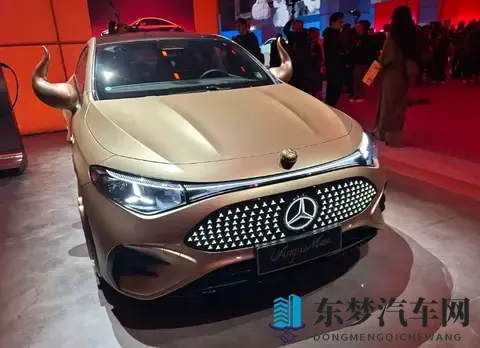 陈冠希阿娇做爱:陈冠希与阿娇亲密互动,引发热议-1