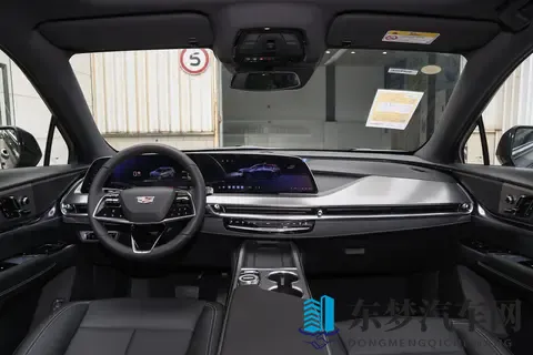 买凯迪拉克 XT5 看这篇：家用选大都会，复杂路况选四驱-2