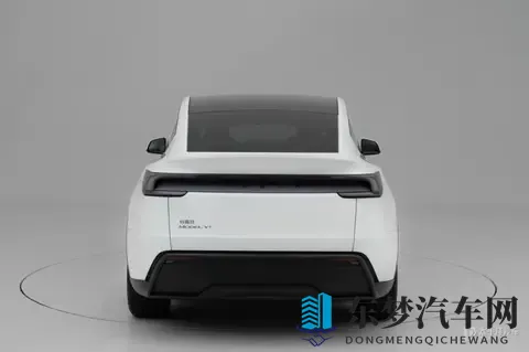 Model Y长续航后驱版上市 2858万起_纯电续航为821km-3