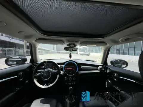 12万拿下MINI？2021款五门经典，小姐姐通勤优选-1