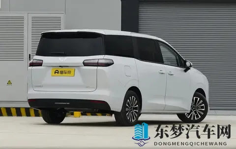 家用MPV新标杆？五菱星光730：真7座+电动侧滑门，细节满分-3