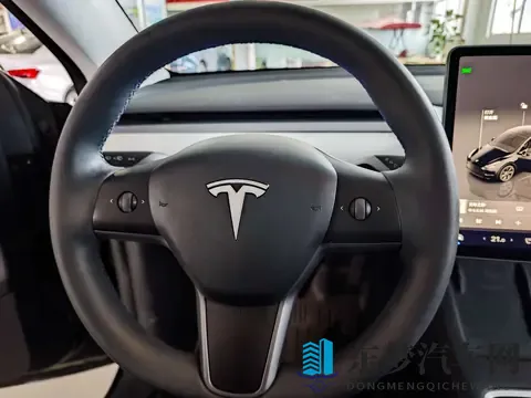 年末抄底?23年Model Y后驱版,准新一手车18万内拿下!-1