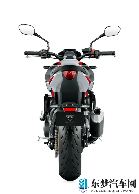 凯旋Trident 800“三叉戟”震撼登场！中量级街车市场迎来新霸主-1
