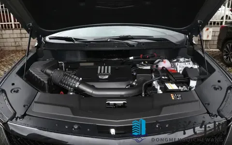 配置再升级，凯迪拉克XT5推出2026款新车，还是四款配置任你选-2