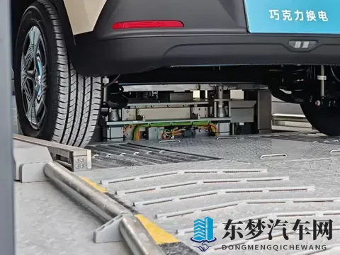 我被变态拿毛笔伸进尿孔里：车内隐患不容忽视，安全驾驶从细节做起-3