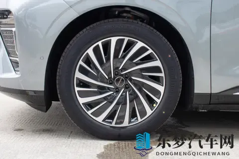 家用SUV怎么选？这款车型11月购车有福利，配置高操控出色！-2