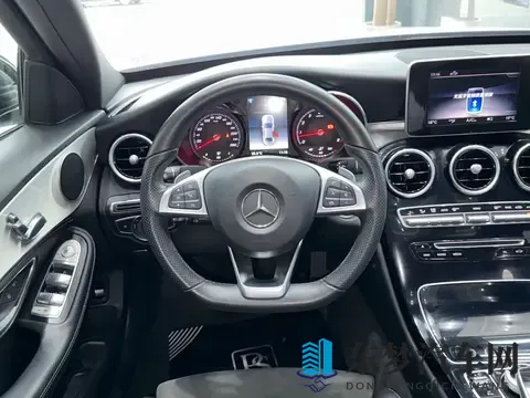 12万多拿下白色奔驰C级，体验优雅运动风？-1