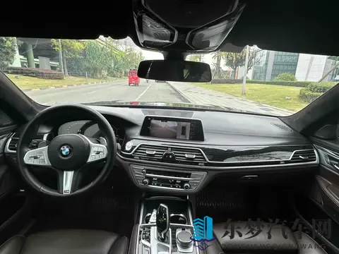 37万拿下二手宝马7系，体验D级旗舰的舒适与豪华-1