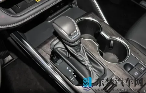 家用选大七座SUV，26款皇冠陆放配置分析选买建议-1