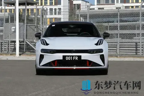 国产性能车硬碰硬，小米SU7 Ultra和极氪001 FR，到底谁更强？-3