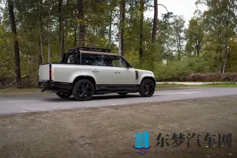 这虽然是全球首款卫士皮卡,但并不实用-1