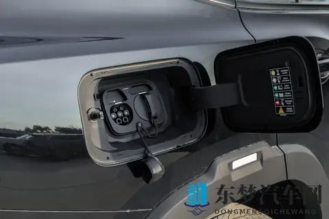 15万想兼顾通勤、露营与越野？捷途山海T1：这台方盒子SUV全搞定-1