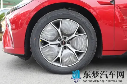 新手怕停车难？这车自己能搞定！置换再补1万，轻松拥有不纠结-2