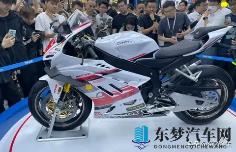 网红维权没用?张雪扛发动机硬刚宝马,瞄准拳击手发动机赛道!-1