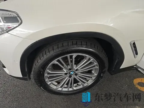 少妇被按摩师摸高潮了：梦幻SUV引关注，独特设计性能卓越