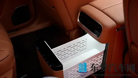 岚图泰山静态体验,都有哪些亮点?-1