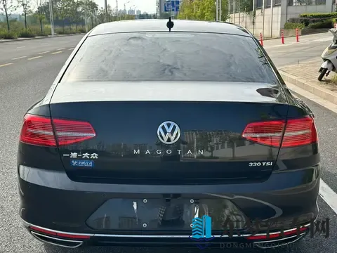 10万多拿下大众迈腾，28万公里一手车况值不值？-2