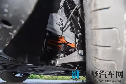 1199万起,中大型轿跑,800V快充+激光雷达,启源A06靠不靠谱?-3