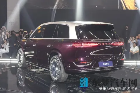 六座SUV第三排太挤？3120mm轴距神车让180cm壮汉秒变葛优躺