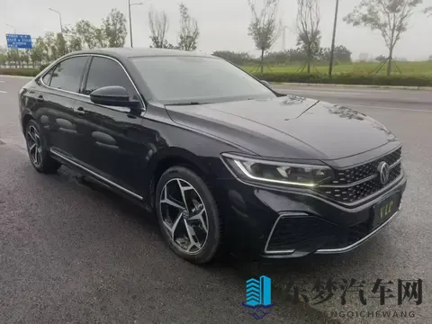 美女露胸APP：数字时代新风向：汽车营销新启示，揭秘个性化潮流-1