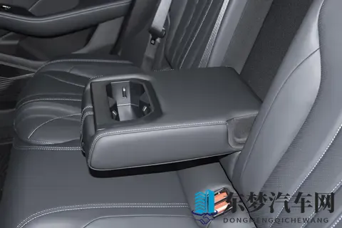 2026款吉利星瑞东方曜评测：空间大、动力足，家用轿车的好选择-2