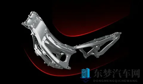 钱江900三缸ADV和600双缸踏板车正式曝光！