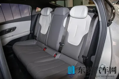 公路磁悬浮?深蓝L06到底哪儿来的底气?试完我彻底悟了!-1