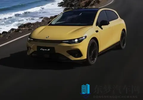 零跑A10曝光!疑似T03接班人,小车市场又要开卷了?-2