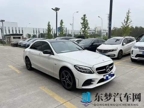 15万多拿下优雅座驾,2021款奔驰C级,都市白领新选择?-1