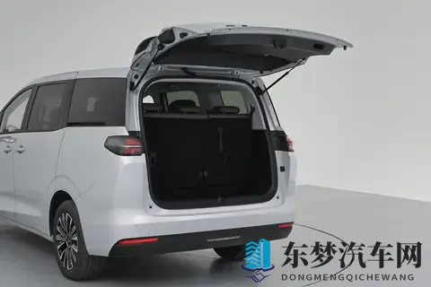 10万级可闭眼入五菱星光730?实力诠释买MPV终于不用委屈将就了!-1