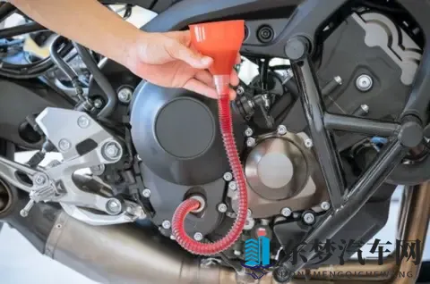 摩托车保养不止擦车拧螺丝！这些错误操作正伤车又费钱-2