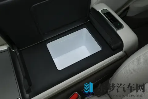 六口之家的移动幸福空间！腾势N8L能否成为我们的新座驾？-2