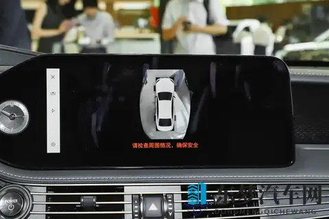 买雷克萨斯 LS 看这篇：家用选臻越，商务选豪华版-1