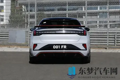 国产性能车硬碰硬，小米SU7 Ultra和极氪001 FR，到底谁更强？-2