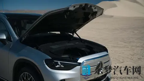 竟然出现在这里？首试奔驰纯电GLC，沙丘冲浪考验软件与性能表现