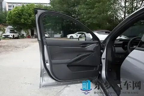 不到20万的合资运动型中级车，开起来完全不像这个价位-2