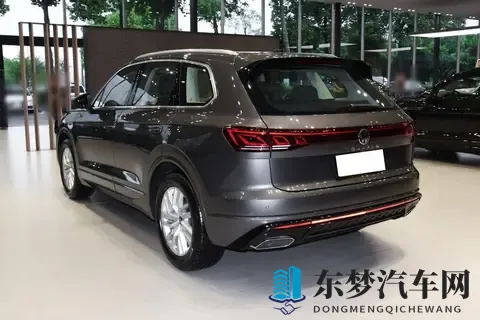 纯进口的中大型SUV，配20T发动机+空气悬挂，25款大众途锐能买？-1