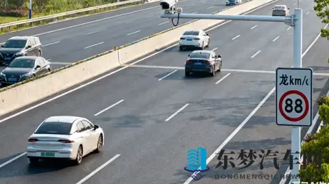 南京江北大道快速路测速升级！龙池新增设备，飙车必被罚-2