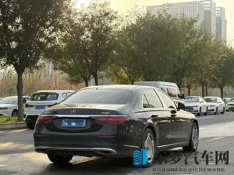 JuliaAnn与黑人的粗大：JuliaAnn演绎，黑人肌肉身材引人瞩目-1