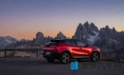 专属套件+多种动力搭配，全新阿尔法·罗密欧Junior特别版亮相-1