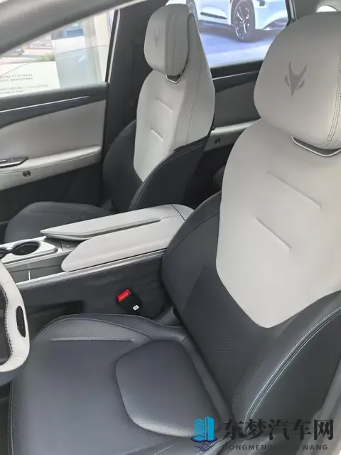 美女脱光APP：时尚美女私密空间分享平台-1