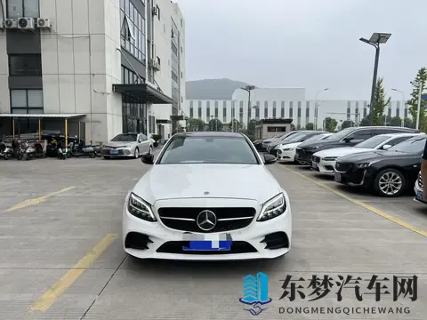 15万多拿下优雅座驾,2021款奔驰C级,都市白领新选择?-3