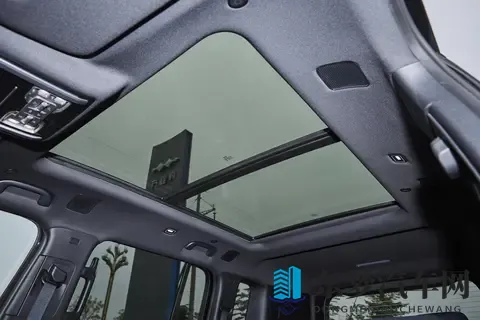 方程豹钛7:1300km超长续航+1880L魔术空间,解决带娃出行难题!-1